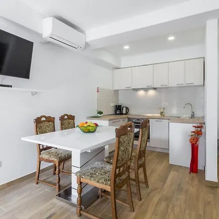 Apartment Mateo Kastelir