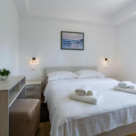 Apartment Mateo Kastelir